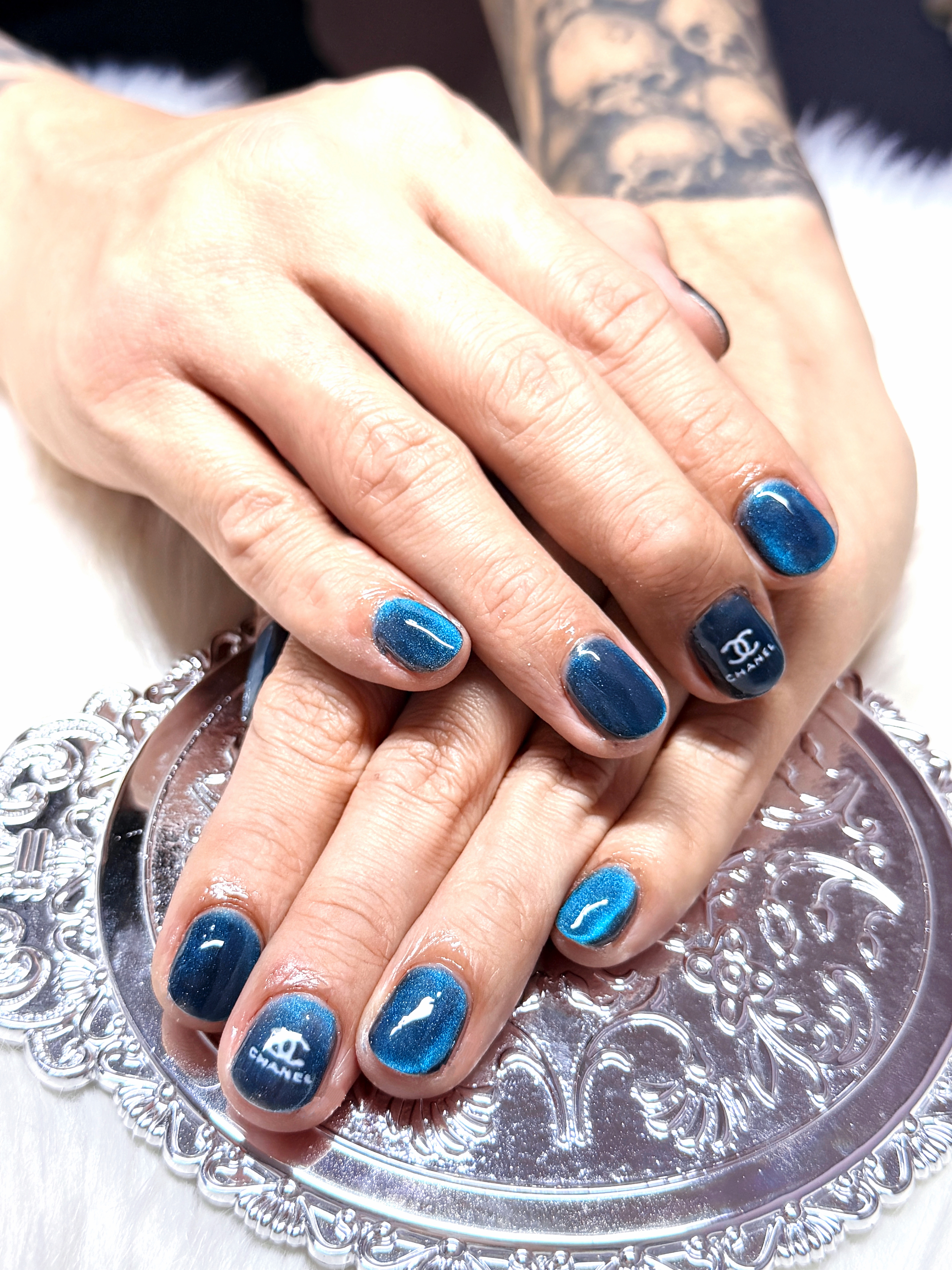 Classic Gel Manicure w Unlimited Design 